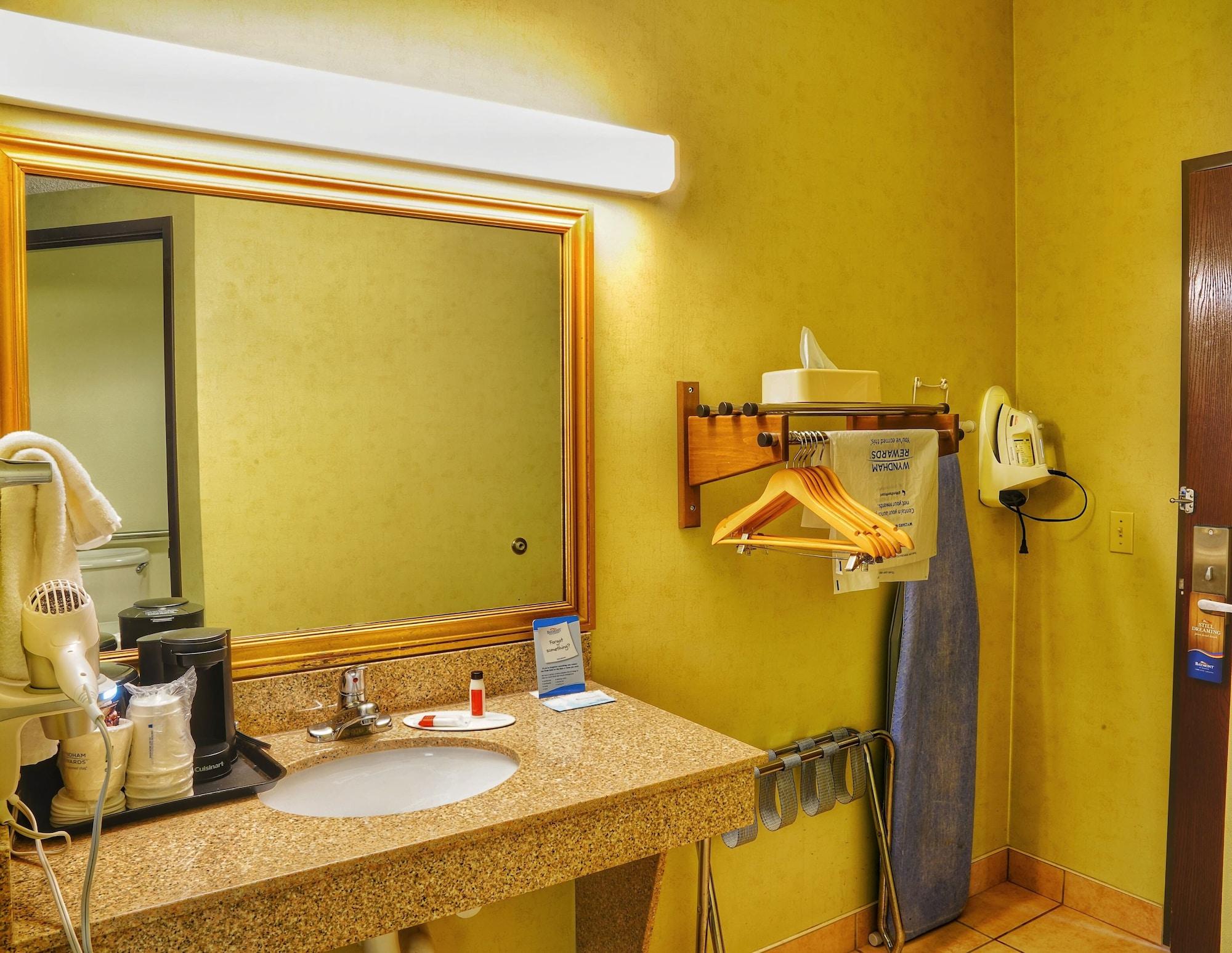 Spark By Hilton Walker Grand Rapids North Extérieur photo