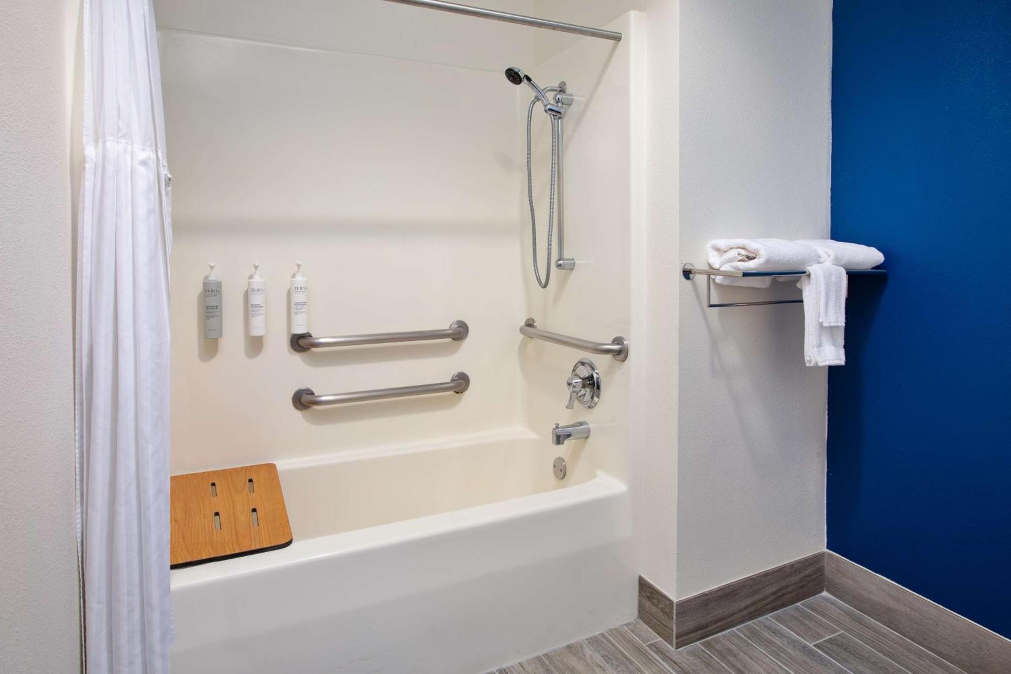 Spark By Hilton Walker Grand Rapids North Extérieur photo