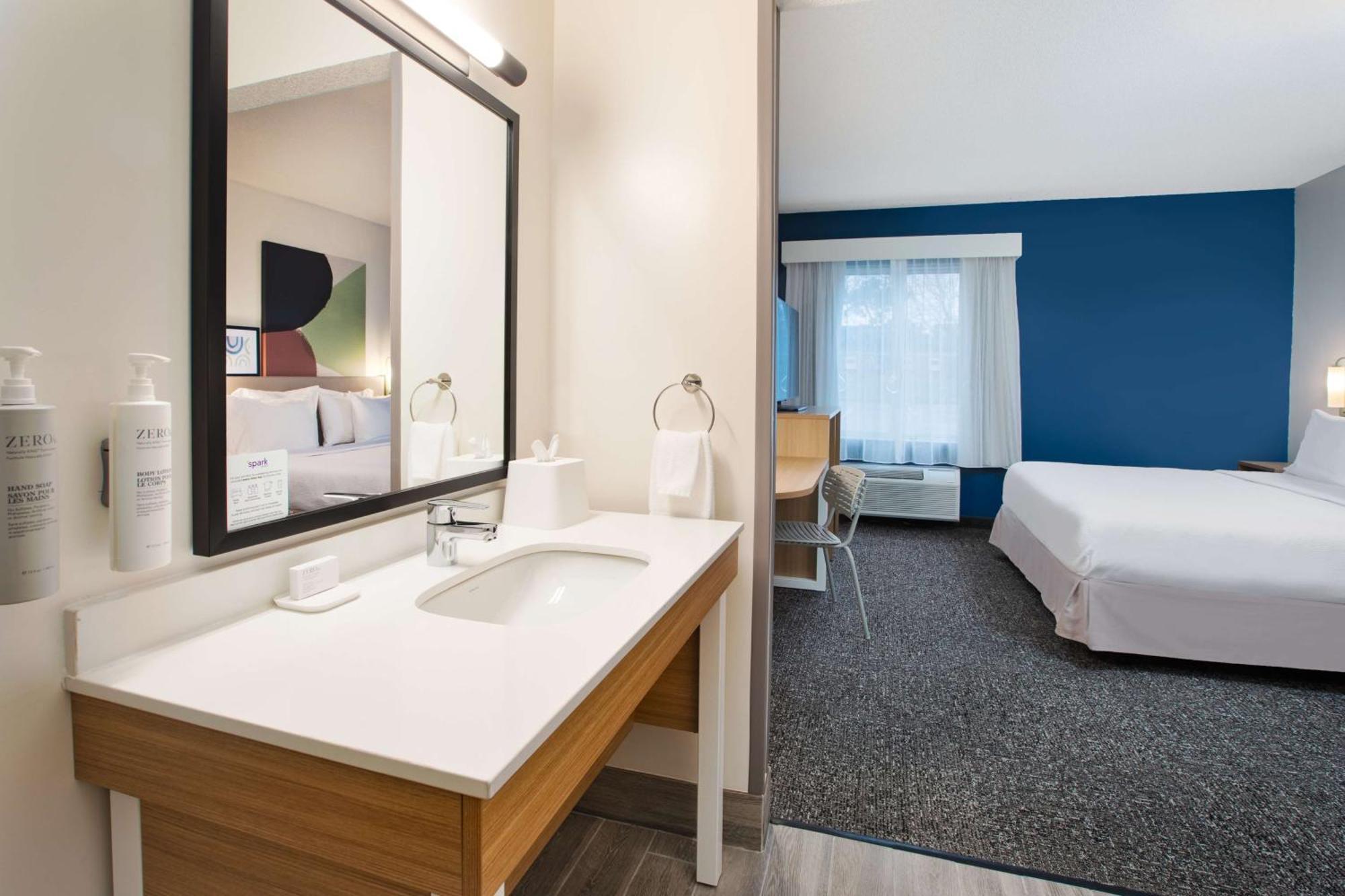 Spark By Hilton Walker Grand Rapids North Extérieur photo