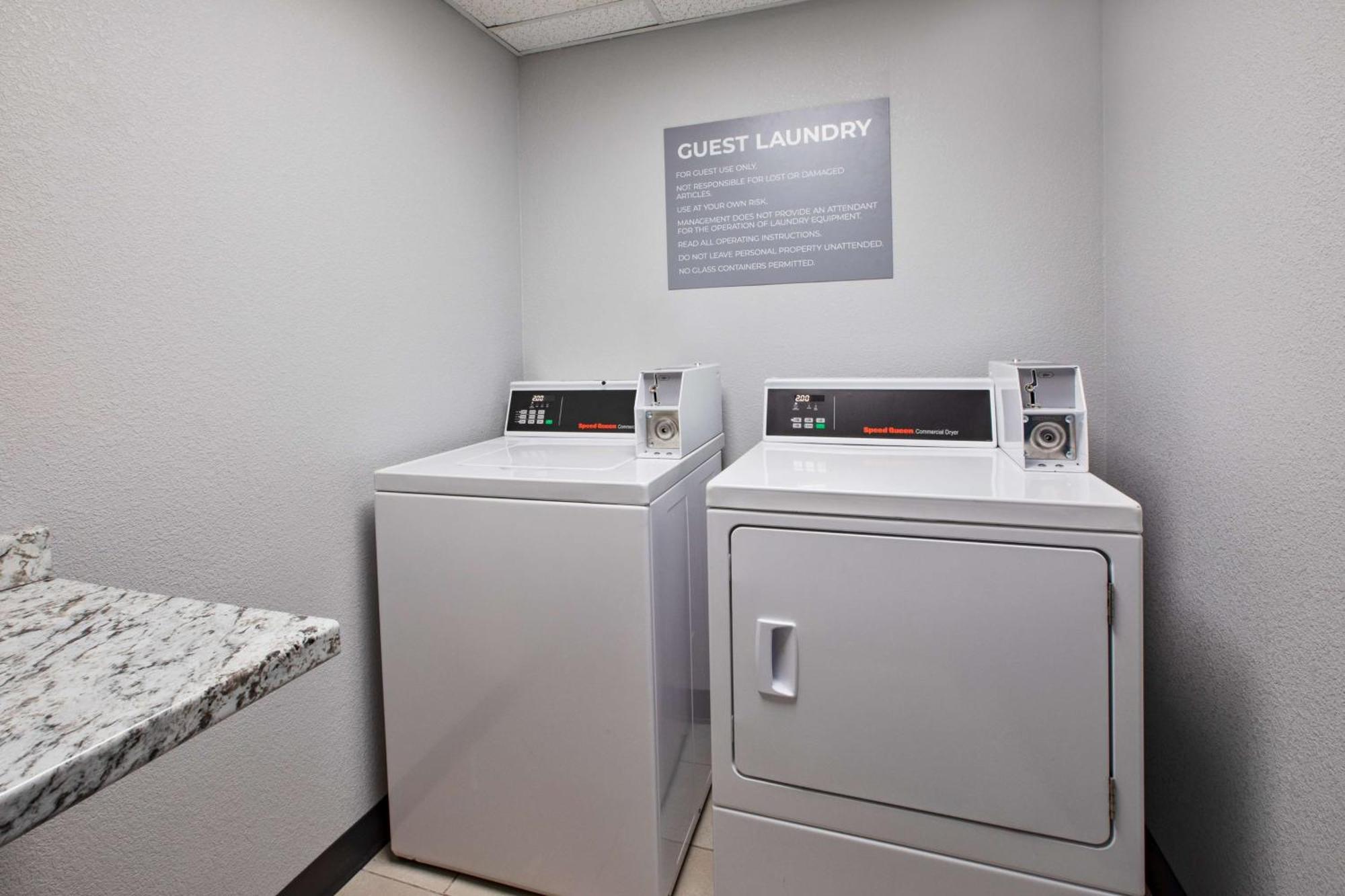 Spark By Hilton Walker Grand Rapids North Extérieur photo